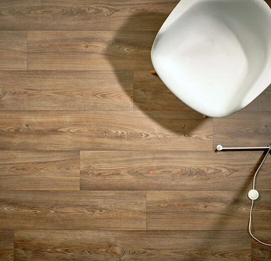 Verlegebild – heterogener Vinylbelag, Eternal Next – warm chestnut