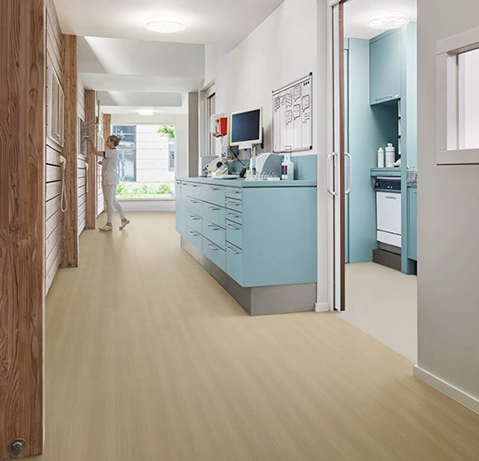 Verlegebild – heterogener Vinylbelag, Modul UP Compact – whitewashed infinity oak