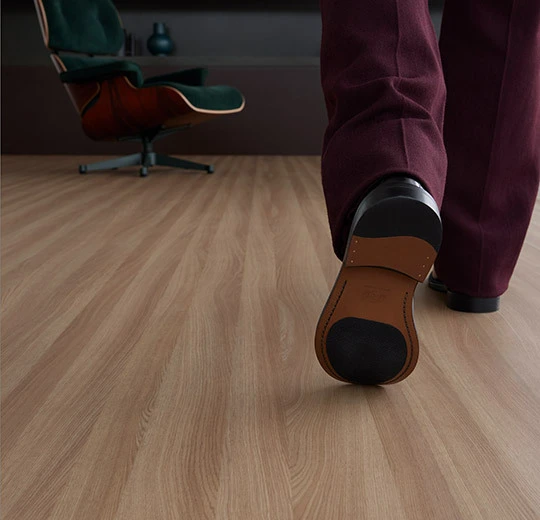 Verlegebild – heterogener Vinylbelag, Eternal Wood Material Colour – 27152 warm infinite oak
