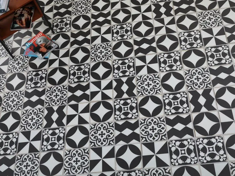 Produktbild – Tierra Nueva Oriental Design Fliese – Nocturne Black